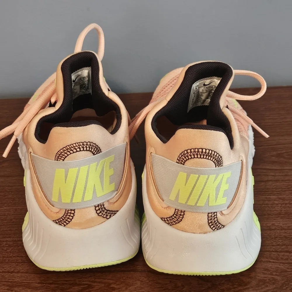 Nike Free Metcon 4 EUC Size 9.5